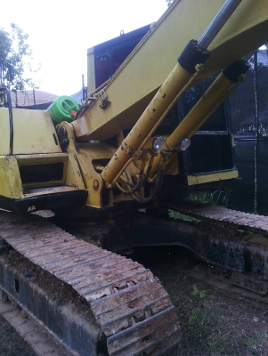 ขายรถแบคโฮ KOMATSU PC150-3 ราคา 300000 ขายรถแบคโฮ KOMATSU PC150-3 ราคา 300000