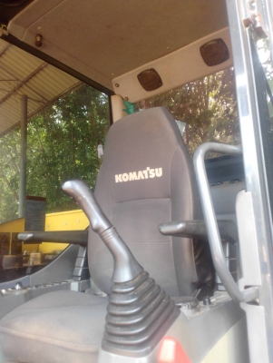 ขายแบคโฮ KOMATSU PC70-7 รถทำงาน9000กว่าชม.ปี58ราคา 850,000