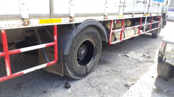 ต้องการขายรถ 6 ล้อ ตู้ 10 บาน ปี 53 2 เพลา 220 แรง หัวเดิม สภาพดี คัชชีสวย สภาพพร้อมใช้  สนใจติดต่อ ด่วน ๆ  064-1466546 , 084-5391041