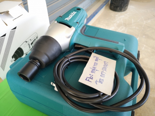 ขายบล็อกไฟฟ้า 4 หุน สภาพ 99\% สินค้ามี 1 ชิ้น ยี่ห้อ MAKITA.รุ่น TW0350 (Made in Japan) ขายบล็อกไฟฟ้า 4 หุน สภาพ 99\% สินค้ามี 1 ชิ้น ยี่ห้อ MAKITA.รุ่น TW0350 (Made in Japan)