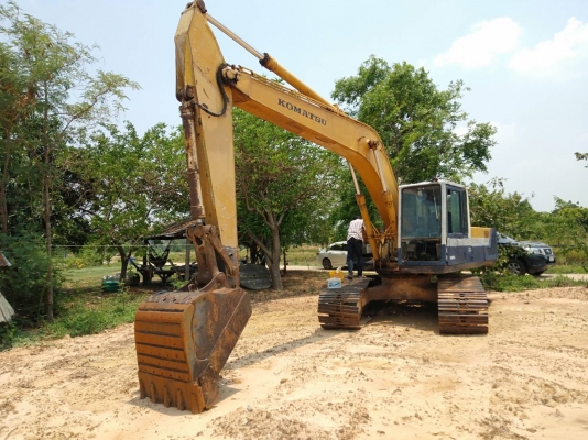 ขายรถแบคโฮโคมัสสุ   รุ่น-PC-200-3  เครื่องดีปั้มแรงพร้อมลุย  มีเอกสารพร้อมโอน สนใจโทร 0981912778  ฉลาดศิลป์