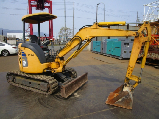 รถขุด 3 ตัน PC30MR-2 มือสองญี่ปุ่น