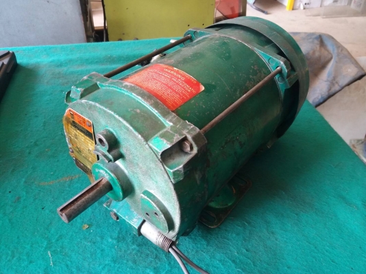 มอเตอร์ ยี่ห้อ RELIANCE ELECTRIC  ขนาด 1/2 แรง ไฟ 220V