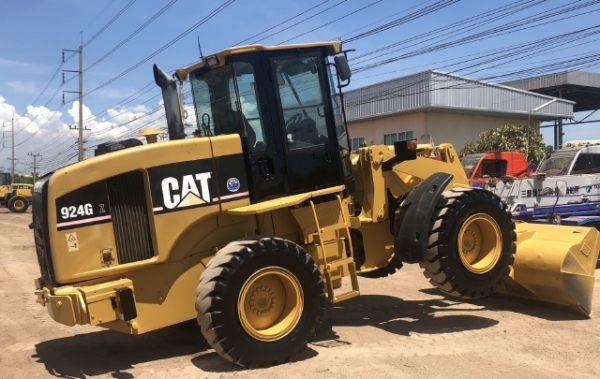 ขายรถตักล้อยาง CAT 924G นำเข้าเองจากญี่ปุ่น สภาพสวยพร้อมใช้ มีVDOการทำงานครับ