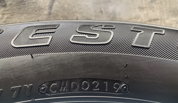 ยางใหม่ป้ายแดง 265-65-17 Bridgestone ปี 19 ตุ่มเด้ง เส้นสีชัด ยางใหม่ป้ายแดง 265-65-17 Bridgestone ปี 19 ตุ่มเด้ง เส้นสีชัด