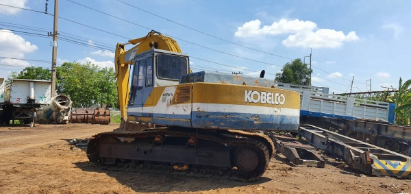 ขายด่วน!! Kobelco SK200 สวยๆค่ะ