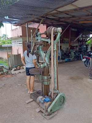 ขายสว่านกิ่งไม้ yoshida สภาพ สมบูรณ์ เหมาะกับการสะสม 49,000