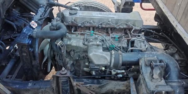 ISUZU NKR 130 แรง ปี 48 เครื่องดี ครัชชีสวย รถพร้อมใช้งาน เอกสารพร้อมโอน
