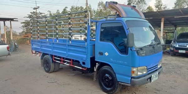 ISUZU NKR 130 แรง ปี 48 เครื่องดี ครัชชีสวย รถพร้อมใช้งาน เอกสารพร้อมโอน