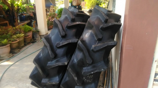 ยางรถไถขนาด11.2/24และ12.4/24และ13.6/26และขอบอื่นโทรสอบถามเอาคับ ยางรถไถขนาด11.2/24และ12.4/24และ13.6/26และขอบอื่นโทรสอบถามเอาคับ