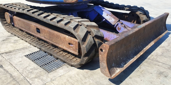 PC75uu-2 KOMATSU (รถนอก นำเข้า ขายถูก)@425,000 รถขุดเก่านอก สถาพดีพร้อมใช้ เพิ่งนำเข้ามายังไม่เคยใช้งานในเมืองไทยเลย เครื่องดีปั้มเเรงพร้อมใช้ บูมอาร์มสวย ช่วงล่างดี เร็วแรง ไม่โหลดพร้อมใช้รถเดิมๆ ขายตามสภาพ เอกสารอินวอยสนใจคลิ๊ก ☎ 081-989-1989 หรั่งครับ