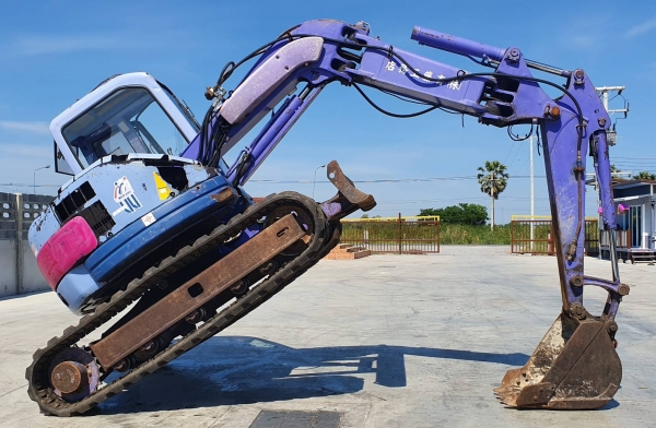 PC75uu-2 KOMATSU (รถนอก นำเข้า ขายถูก)@425,000 รถขุดเก่านอก สถาพดีพร้อมใช้ เพิ่งนำเข้ามายังไม่เคยใช้งานในเมืองไทยเลย เครื่องดีปั้มเเรงพร้อมใช้ บูมอาร์มสวย ช่วงล่างดี เร็วแรง ไม่โหลดพร้อมใช้รถเดิมๆ ขายตามสภาพ เอกสารอินวอยสนใจคลิ๊ก ☎ 081-989-1989 หรั่งครับ