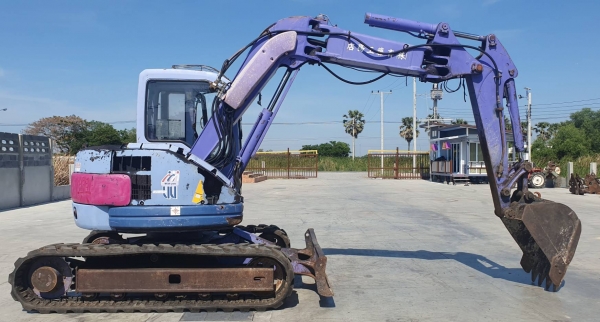 PC75uu-2 KOMATSU (รถนอก นำเข้า ขายถูก)@425,000 รถขุดเก่านอก สถาพดีพร้อมใช้ เพิ่งนำเข้ามายังไม่เคยใช้งานในเมืองไทยเลย เครื่องดีปั้มเเรงพร้อมใช้ บูมอาร์มสวย ช่วงล่างดี เร็วแรง ไม่โหลดพร้อมใช้รถเดิมๆ ขายตามสภาพ เอกสารอินวอยสนใจคลิ๊ก ☎ 081-989-1989 หรั่งครับ