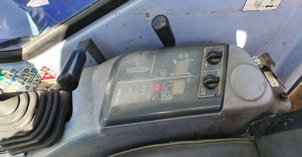 PC75uu-2 KOMATSU (รถนอก นำเข้า ขายถูก)@425,000 รถขุดเก่านอก สถาพดีพร้อมใช้ เพิ่งนำเข้ามายังไม่เคยใช้งานในเมืองไทยเลย เครื่องดีปั้มเเรงพร้อมใช้ บูมอาร์มสวย ช่วงล่างดี เร็วแรง ไม่โหลดพร้อมใช้รถเดิมๆ ขายตามสภาพ เอกสารอินวอยสนใจคลิ๊ก ☎ 081-989-1989 หรั่งครับ