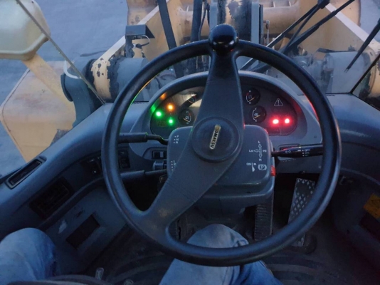 ขายรถตักล้อยาง KOMATSU WA430-5 ซีเรี้ยล 60021 ปี.56 ราคา.2,900,000 รถสวย ใช้น้อย เดิมๆเอกสารใบแจ้งจำหน่าย รถใช้งานอยู่ สนใจโทร.081-3531946 ต่อ.บางนา &amp; ID-LINE รถอยู่ จ.สมุทรปราการ