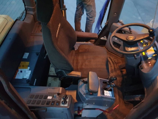 ขายรถตักล้อยาง KOMATSU WA430-5 ซีเรี้ยล 60021 ปี.56 ราคา.2,900,000 รถสวย ใช้น้อย เดิมๆเอกสารใบแจ้งจำหน่าย รถใช้งานอยู่ สนใจโทร.081-3531946 ต่อ.บางนา &amp; ID-LINE รถอยู่ จ.สมุทรปราการ