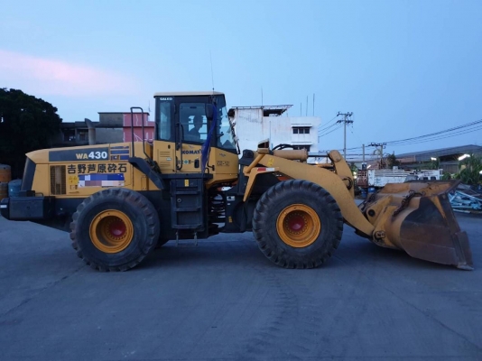 ขายรถตักล้อยาง KOMATSU WA430-5 ซีเรี้ยล 60021 ปี.56 ราคา.2,900,000 รถสวย ใช้น้อย เดิมๆเอกสารใบแจ้งจำหน่าย รถใช้งานอยู่ สนใจโทร.081-3531946 ต่อ.บางนา &amp; ID-LINE รถอยู่ จ.สมุทรปราการ