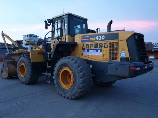 ขายรถตักล้อยาง KOMATSU WA430-5 ซีเรี้ยล 60021 ปี.56 ราคา.2,900,000 รถสวย ใช้น้อย เดิมๆเอกสารใบแจ้งจำหน่าย รถใช้งานอยู่ สนใจโทร.081-3531946 ต่อ.บางนา &amp; ID-LINE รถอยู่ จ.สมุทรปราการ