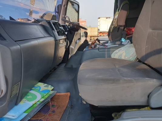 ขายรถหัวลากก๊าส CNG แท้จากโรงงาน 10 ล้อ 2 เพลา ISUZU 360 ปี.55 ราคา.1,080,000 รถสวย ยางสะภาพ 70-80\% สนใจรีบจองด่วนที่.081-3531946 ต่อ.บางนา &amp; ID-LINE รถใช้งานที่ กทม