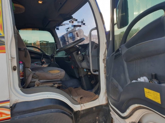 ขายรถหัวลากก๊าส CNG แท้จากโรงงาน 10 ล้อ 2 เพลา ISUZU 360 ปี.55 ราคา.1,080,000 รถสวย ยางสะภาพ 70-80\% สนใจรีบจองด่วนที่.081-3531946 ต่อ.บางนา &amp; ID-LINE รถใช้งานที่ กทม