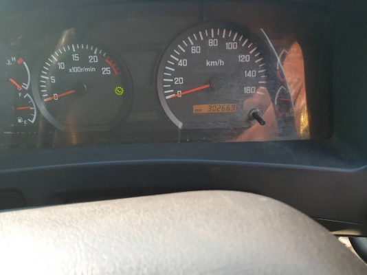 ขายรถหัวลากก๊าส CNG แท้จากโรงงาน 10 ล้อ 2 เพลา ISUZU 360 ปี.55 ราคา.1,080,000 รถสวย ยางสะภาพ 70-80\% สนใจรีบจองด่วนที่.081-3531946 ต่อ.บางนา &amp; ID-LINE รถใช้งานที่ กทม