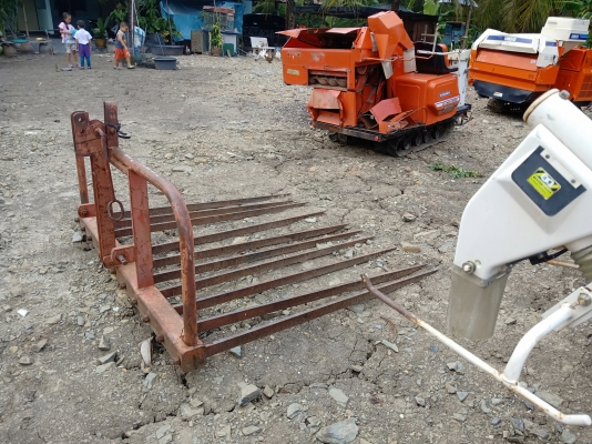 งาใส่รถไถใหญ่ กว้าง1.8เมตร ยาว1.6เมตร ปลายแหลม