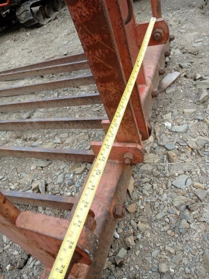 งาใส่รถไถใหญ่ กว้าง1.8เมตร ยาว1.6เมตร ปลายแหลม