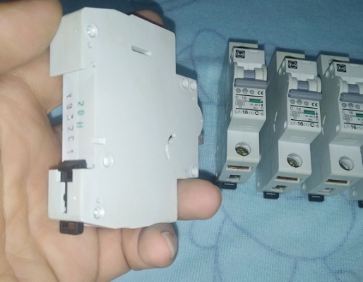 ลูกเมนกันดูด 20A และ ลูกย่อยธรรมดา 32 A,20 ลูกเมนกันดูด 20A และ ลูกย่อยธรรมดา 32 A,20