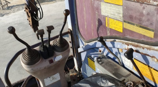 ขายด่วนรถแบคโฮฮิตาชิFX40รุ่นใหม่คอลโทลสั้นน้ำมันปั้มนิ้วดีเทียบเท่าPC40รถนอกสถาพดีพร้อมใช้เพิ่งนำเข้ามายังไม่เคยใช้งานในไทยเลย