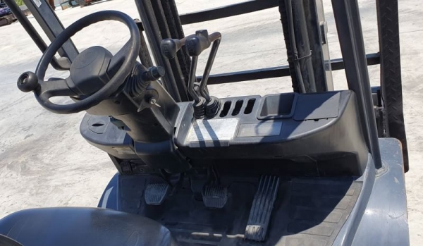 รถฟอร์คลิฟท์ขนาด 2.5 ตัน ยีห้อ TOYOTA 8FD25 เครื่องยนต์ดีเซล1DZ//2 เกียร์ออโตเมติก เสายกสูง 4 เมตร ยกหนักได้ 2500 กิโลกรัม งายาว 1.50 เมตร ยางตัน 4 ล้อ ✅ รถฟอร์คลิฟท์มือสองญี่ปุ่นพร้อมใช้งาน รถฟอร์คลิฟท์ขนาด 2.5 ตัน ยีห้อ TOYOTA 8FD25 เครื่องยนต์ดีเซล1DZ//2 เกียร์ออโตเมติก เสายกสูง 4 เมตร ยกหนักได้ 2500 กิโลกรัม งายาว 1.50 เมตร ยางตัน 4 ล้อ ✅ รถฟอร์คลิฟท์มือสองญี่ปุ่นพร้อมใช้งาน