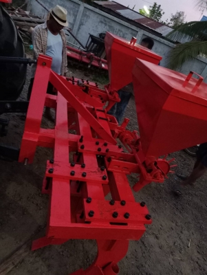 ริปเปอร์สำหรับรถไถใหญ่