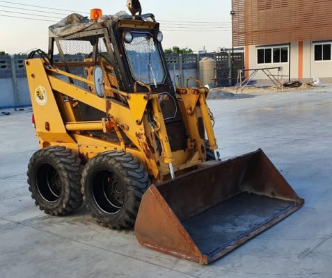 ขายด่วนรถตักยกป๊อบแคทตักยก0.8ตันคิวยกสูง3เมตรรถขับเคลื่อน4ล้อระบบเกียทอกรถนอกเพื่งนำเข้ามายังไม่เคยใช้งานในเมืองไทยเลย ขายด่วนรถตักยกป๊อบแคทตักยก0.8ตันคิวยกสูง3เมตรรถขับเคลื่อน4ล้อระบบเกียทอกรถนอกเพื่งนำเข้ามายังไม่เคยใช้งานในเมืองไทยเลย