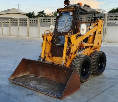 ขายด่วนรถตักยกป๊อบแคทตักยก0.8ตันคิวยกสูง3เมตรรถขับเคลื่อน4ล้อระบบเกียทอกรถนอกเพื่งนำเข้ามายังไม่เคยใช้งานในเมืองไทยเลย ขายด่วนรถตักยกป๊อบแคทตักยก0.8ตันคิวยกสูง3เมตรรถขับเคลื่อน4ล้อระบบเกียทอกรถนอกเพื่งนำเข้ามายังไม่เคยใช้งานในเมืองไทยเลย