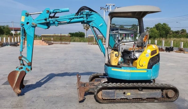 ขายด่วนรถแบคโฮคูโบต้าRX303รุ่นใหม่คอลโทลสั้นน้ำมันปั้มนิ้วดีเทียบเท่าPC30รถนอกสถาพดีพร้อมใช้เพิ่งนำเข้ามายังไม่เคยใช้งานในไทยเลย
