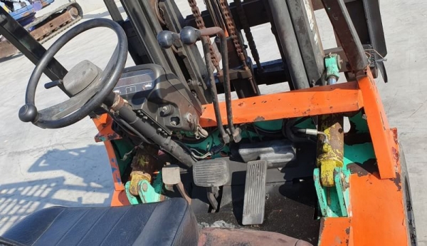 ขายด่วนรถยกดีเซลมิสซูFD25-8ยก2.5ตันเสาสูง3เมตรยกจริงวิ่งได้จริงหนัก2.5ตันสบายๆรถนอกสวยๆนำเข้ายังไม่เคยใช้งานในเมืองไทยเลย ขายด่วนรถยกดีเซลมิสซูFD25-8ยก2.5ตันเสาสูง3เมตรยกจริงวิ่งได้จริงหนัก2.5ตันสบายๆรถนอกสวยๆนำเข้ายังไม่เคยใช้งานในเมืองไทยเลย