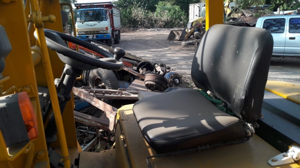 รถตักTCM SD10Z6 ดีเซล เกียร์ออโต้ ตัก 0.7 คิว เก่าญี่ปุ่นแท้ พร้อมใช้งาน 150000 บาท โทร 084-5424150