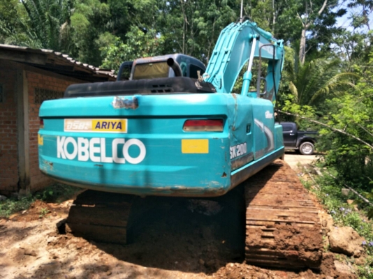 มีVDOขายแบคโฮ KOBELCO200-8ํyn12ราคา 1,400,000