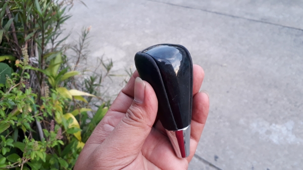 หัวเกียร์ AUTO TOYOTA แท้ หนังสลับลายไม้สีเขียว