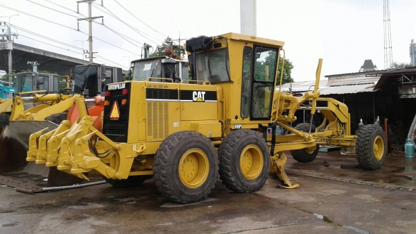 รถเกรด CATERPILLAR รุ่น 143 H