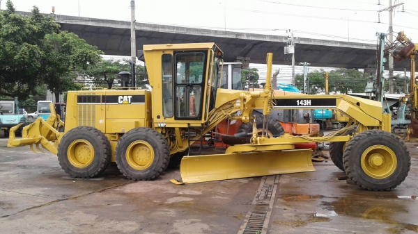 รถเกรด CATERPILLAR รุ่น 143 H