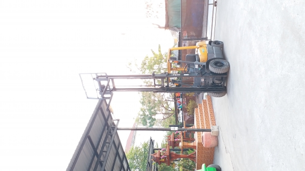 ขายรถยกโฟร์คลิฟท์ยี่ห้อTCM 2.5ดีเซล เสาสูง4เมตร