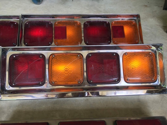 ขายไฟท้าย ฮีโน่ อีซุซุ แท้ติดรถ ขายไฟท้าย ฮีโน่ อีซุซุ แท้ติดรถ