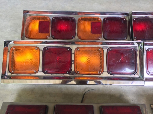 ขายไฟท้าย ฮีโน่ อีซุซุ แท้ติดรถ ขายไฟท้าย ฮีโน่ อีซุซุ แท้ติดรถ