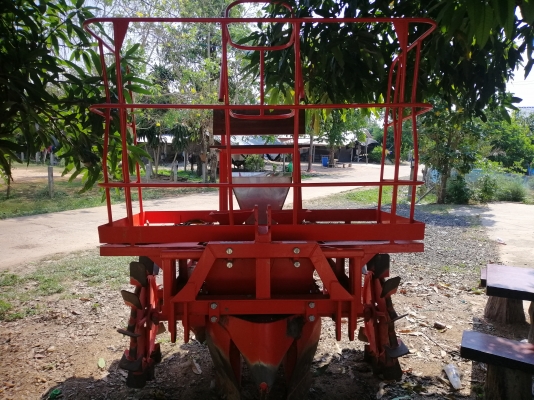 เครื่องปลูกอ้อยตราช้าง sp920 เครื่องปลูกอ้อยตราช้าง sp920