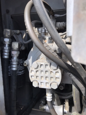 ขายรถขุด HITACHI ZX135US นำเข้าเองจากญี่ปุ่น สภาพสวยพร้อมใช้ มีVDOการทำงานครับ ขายรถขุด HITACHI ZX135US นำเข้าเองจากญี่ปุ่น สภาพสวยพร้อมใช้ มีVDOการทำงานครับ