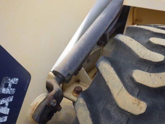 ขายรถตัก YANMAR V2 นำเข้าจากญี่ปุ่น พร้อมใช้ครับ ติดต่อ 063-9316985 ID LINE : 0639316985 ครับ