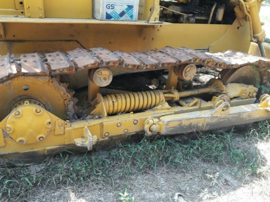 ขาย 255,000 รถแทรคเตอร์  CAT D5D แผ่นตีนไก่ เครื่องดี เกียร์ตัดสมบูนร์ ช่วงล่างสวย รถพร้อมใช้งาน รถอยู่ ชลบุรี 090-772-3710 000-772-3708