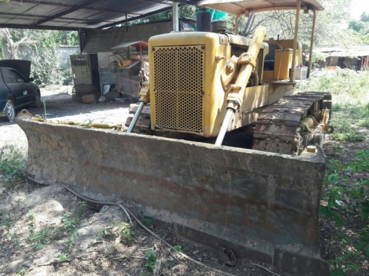 ขาย 255,000 รถแทรคเตอร์  CAT D5D แผ่นตีนไก่ เครื่องดี เกียร์ตัดสมบูนร์ ช่วงล่างสวย รถพร้อมใช้งาน รถอยู่ ชลบุรี 090-772-3710 000-772-3708