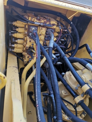 ขาย!! >>> Komatsu Pc200 รุ่น 8MO รถสวยพร้อมลุยงาน เล่มทะเบียน <<<  เบอร์ติดต่อ 098-7155789 086-4631102