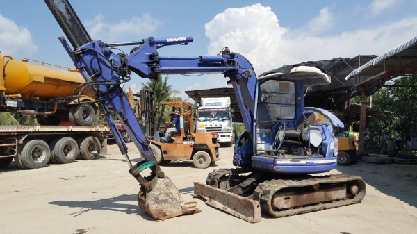 ขายรถขุด KOMATSU PC50UU-2 เครื่องยนต์ KOMATSU -4D84 , จำนวน 4 สูบ คอนโทรลน้ำมัน ปั๊มเฟือง แทรคยาง รถเดิมๆเก่านอก ยังไม่เคยใช้งานในเมืองไทย